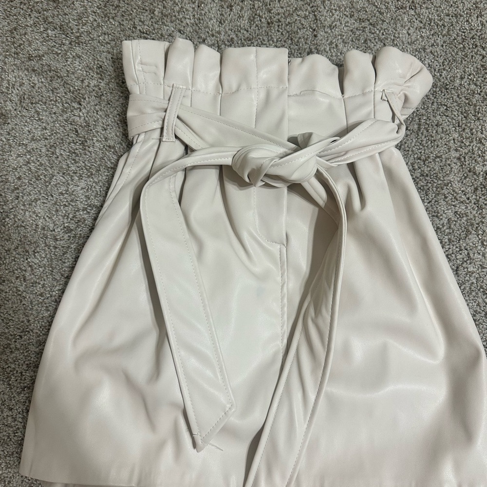 Do+Be White Paperbag Waist Skirt NWT
